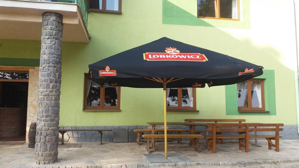 Penzion U Tomcalu Terezín Exterior foto